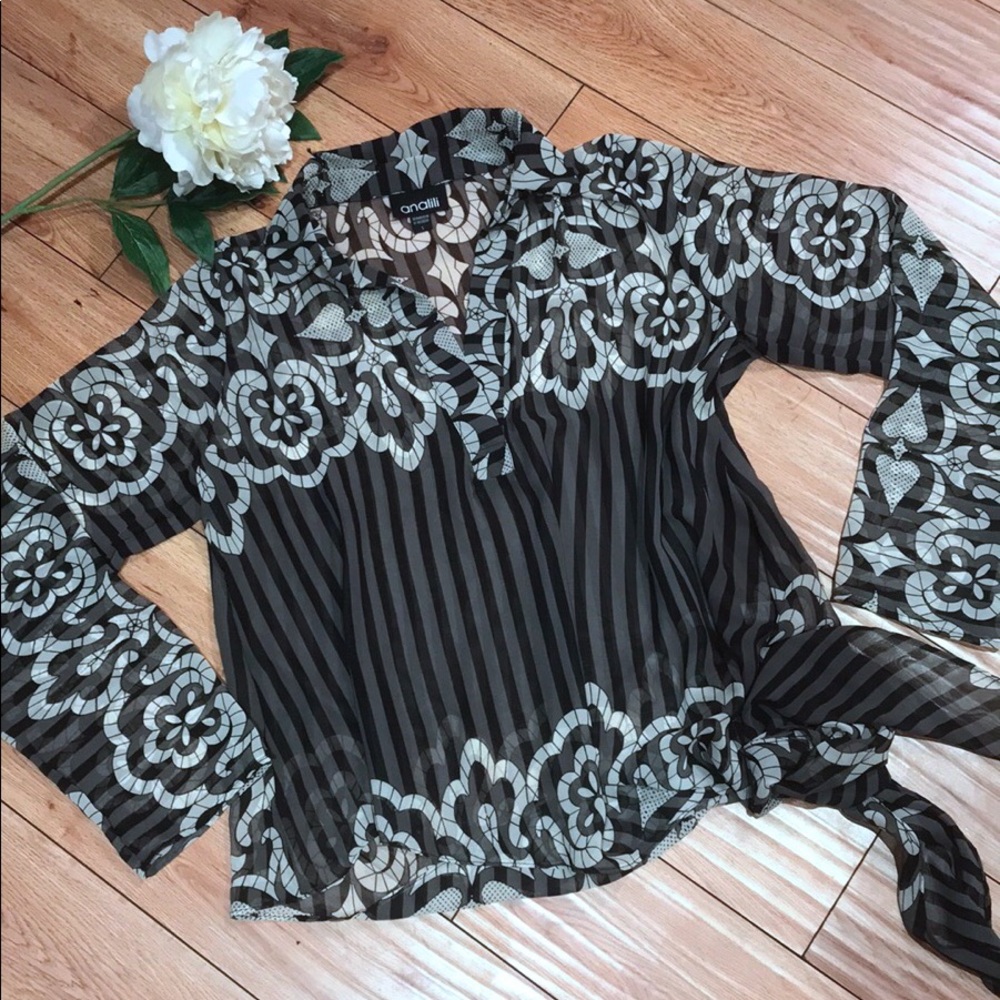 Analili Gray Long Sleeve Side Tie Button Up Top